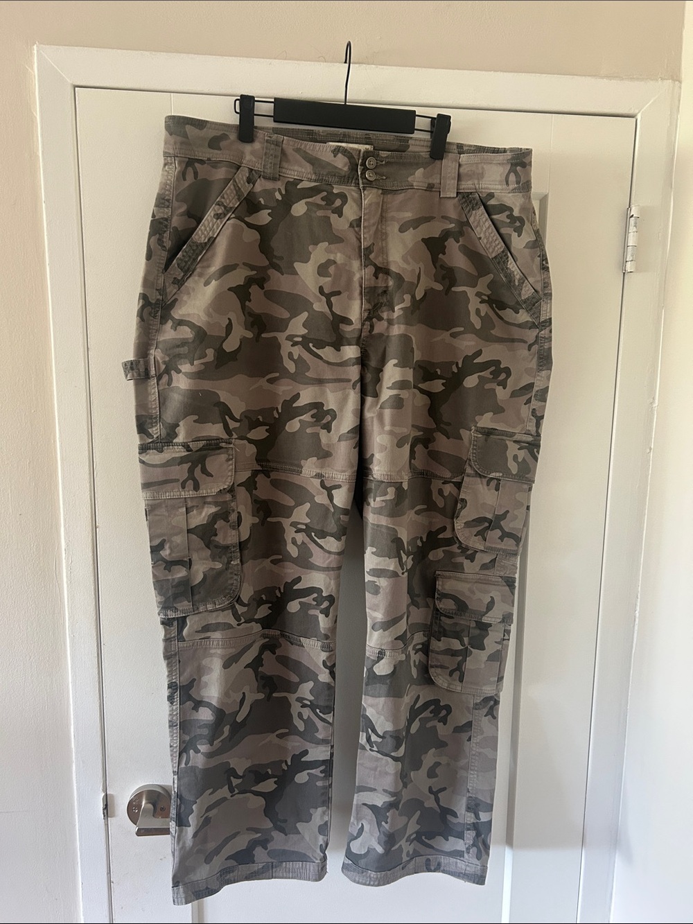 Abercrombie & Fitch Gray Camo Wide Leg Cargo Pants